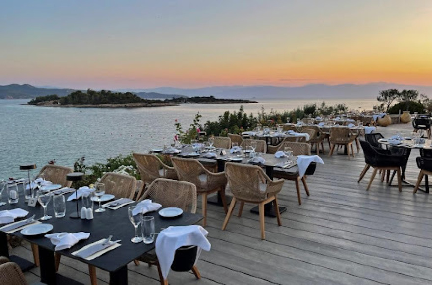 Χηνίτσα. Το ανέγγιχτο νησάκι με ιστορία που χάνεται στην αρχαιότητα 