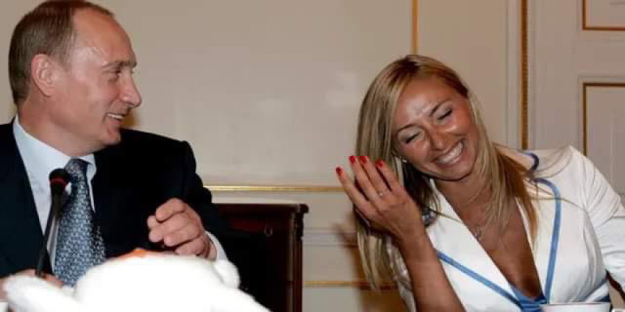 Η σύζυγος του Πεσκόφ, του εκπροσώπου του Πούτιν, σπάει πιάτα στην Ελλάδα και οι Ρώσοι την βρίζουν