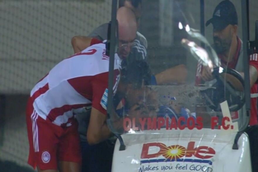 Ολυμπιακός - ΠΑΣ Γιάννινα: Στο νοσοκομείο ο Παντελάκης 