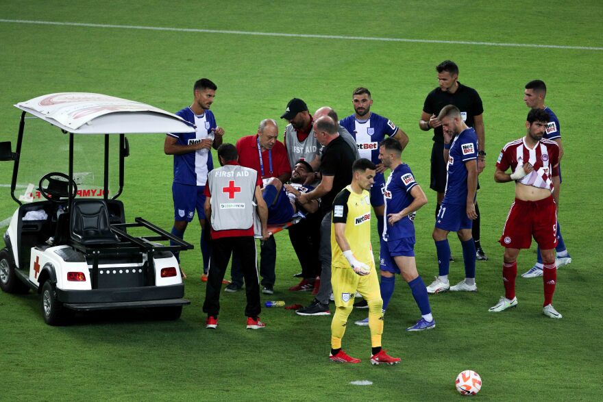 Ολυμπιακός - ΠΑΣ Γιάννινα: Στο νοσοκομείο ο Παντελάκης 