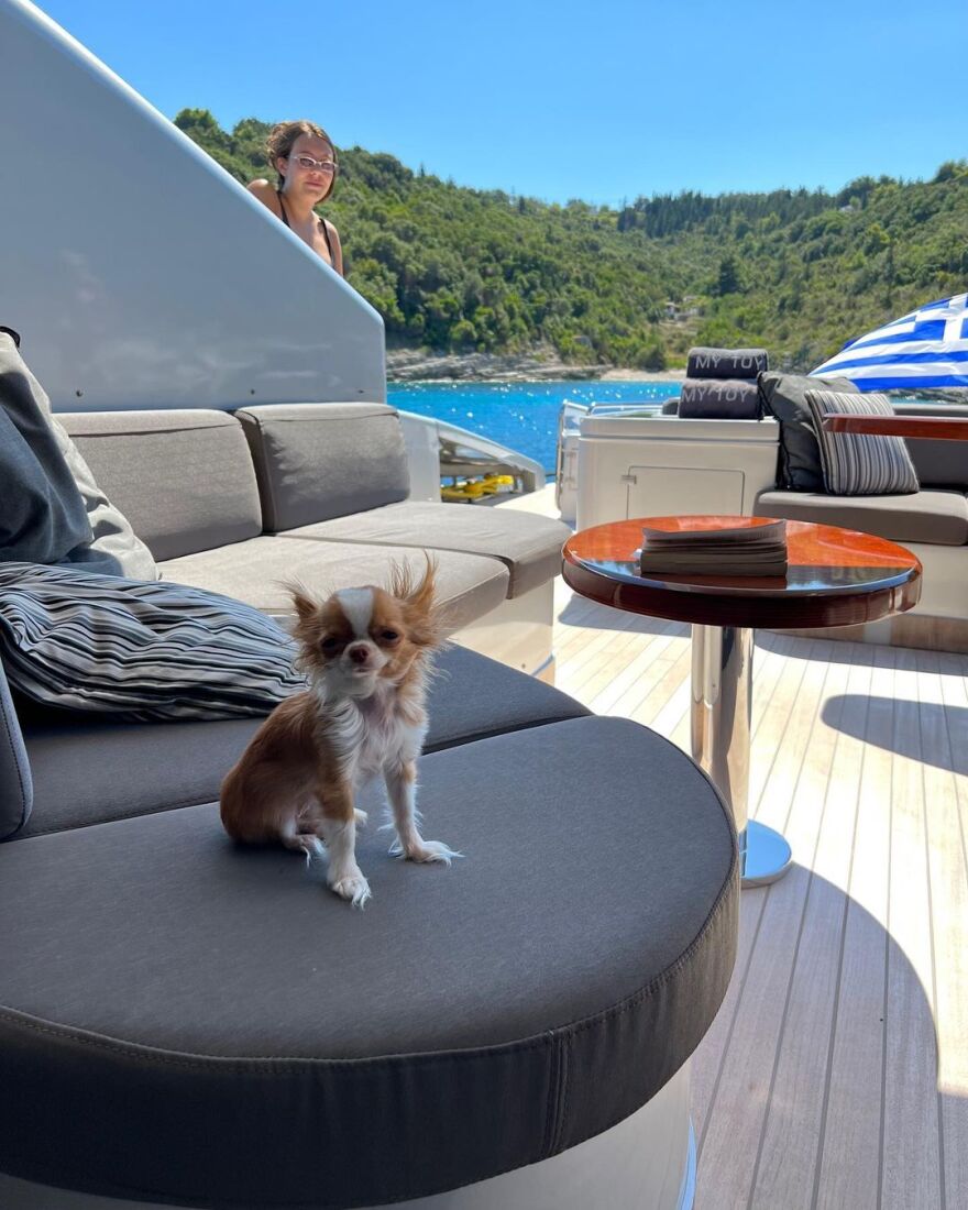 Ντέμι Μουρ: Νέα στιγμιότυπα από τις διακοπές της στην Ελλάδα