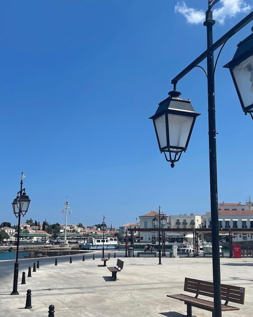 Κλόντια Σίφερ: Αποθεώνει την Ελλάδα στους εκατομμύρια ακολούθους της στα social media