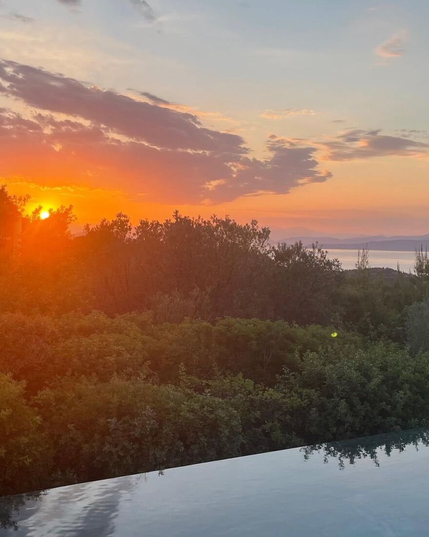 Κλόντια Σίφερ: Αποθεώνει την Ελλάδα στους εκατομμύρια ακολούθους της στα social media