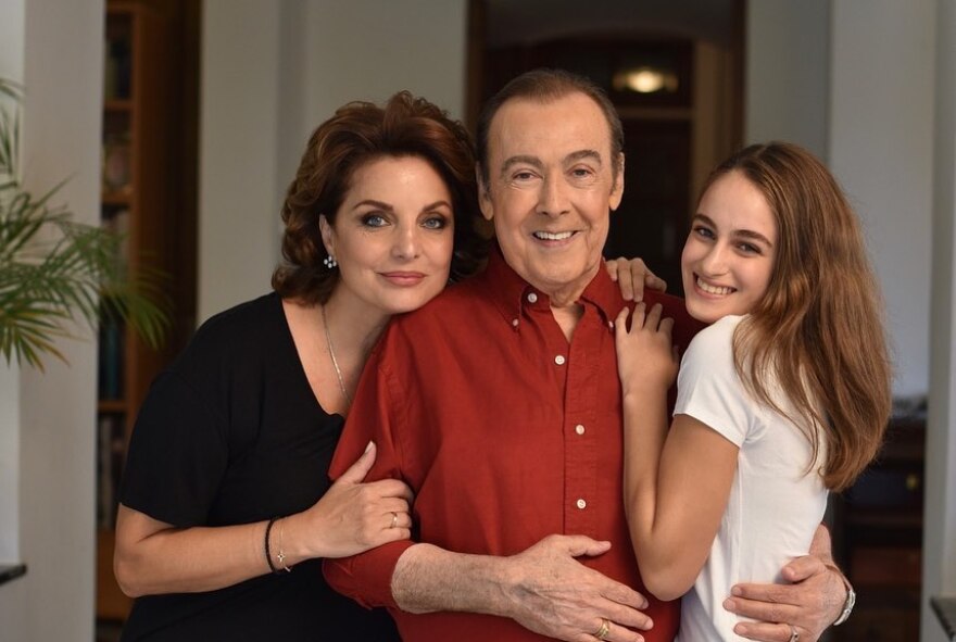 Η Άντζελα Γκερέκου για την οδό Τόλη Βοσκόπουλου: «Η αγάπη του κόσμου είναι ανεξάντλητη»