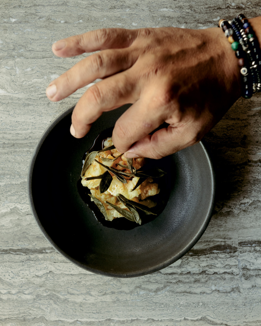 Αθηναγόρας Κωστάκος: Ο σταρ σεφ και η συνταγή της επιτυχίας του