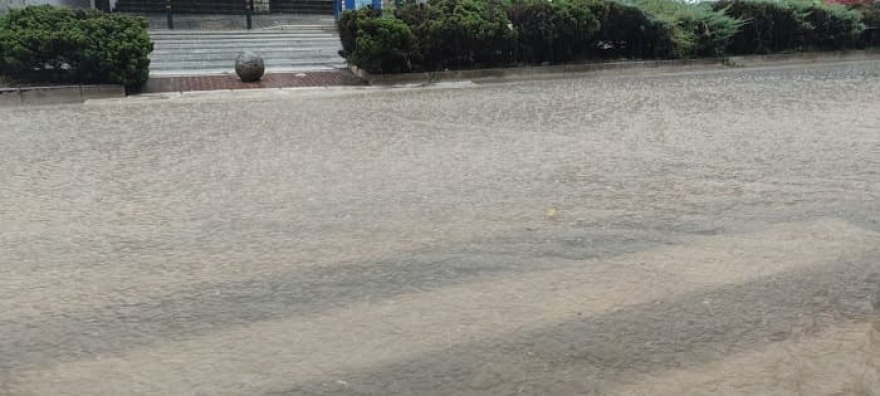 Ισχυρό μπουρίνι έπληξε τα Ιωάννινα - Δείτε βίντεο