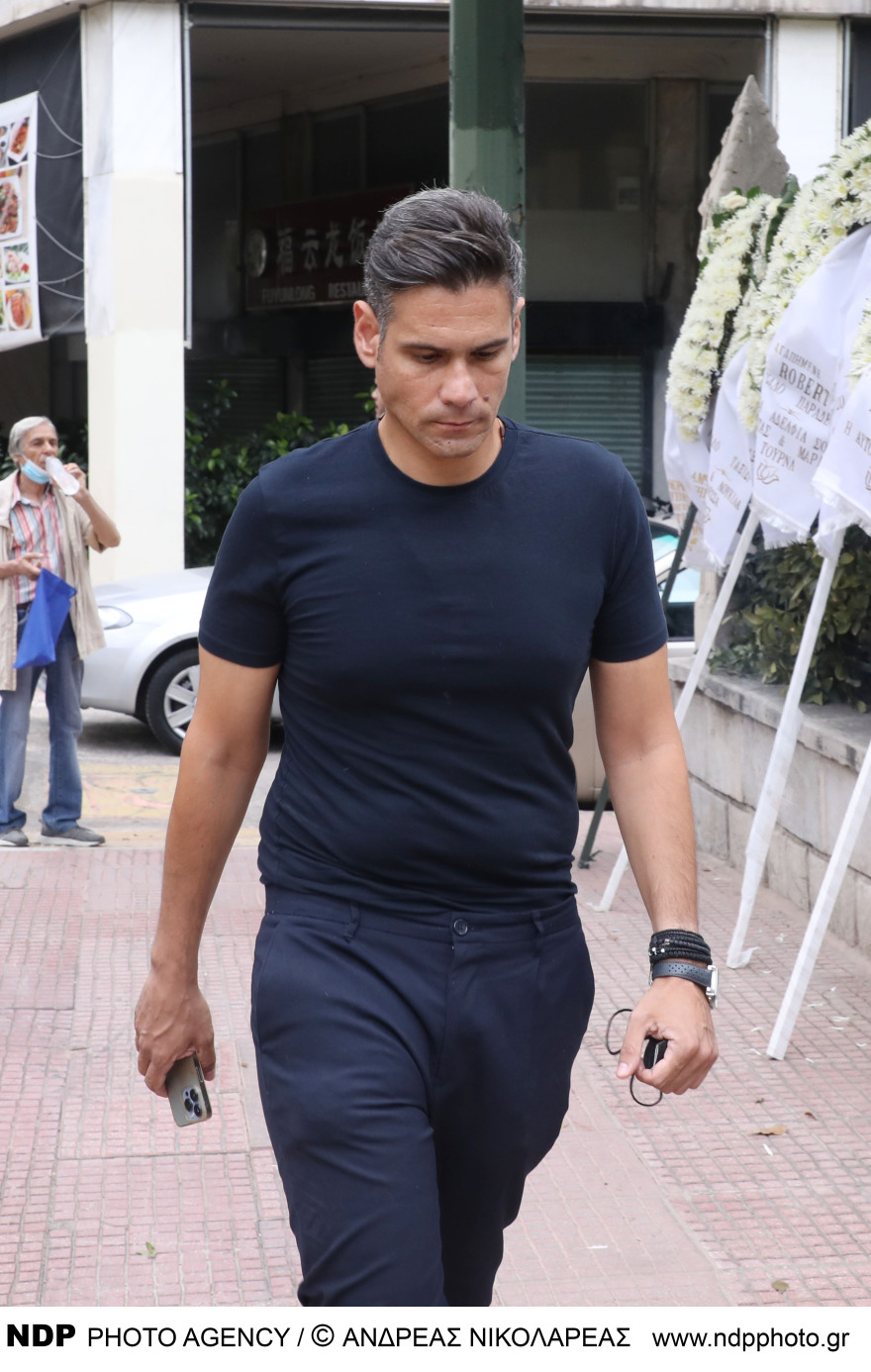 Δημήτρης Ουγγαρέζος: Στο πλευρό της Ιλένια Ουίλιαμς στην κηδεία του πατέρα της