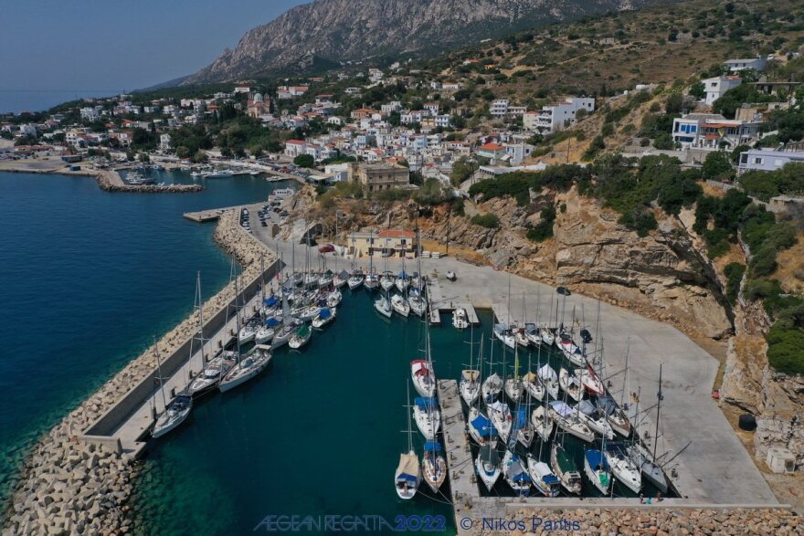 «Aegean Regatta 2022»: 56 σκάφη έβαλαν πλώρη από την Ικαρία για Φούρνους και Αγαθονήσι