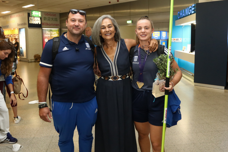 Ελίνα Τζένγκο: Επέστρεψε στην Ελλάδα 