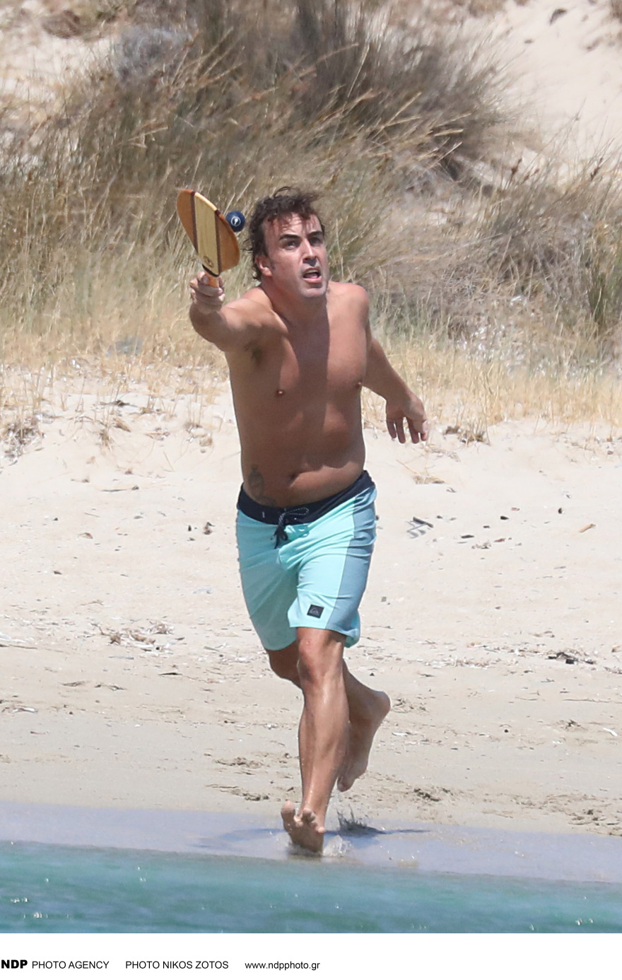 Φερνάντο Αλόνσο: Κάνει διακοπές στη Μύκονο με τη σύντροφό του