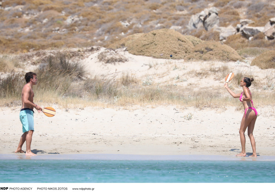 Φερνάντο Αλόνσο: Κάνει διακοπές στη Μύκονο με τη σύντροφό του