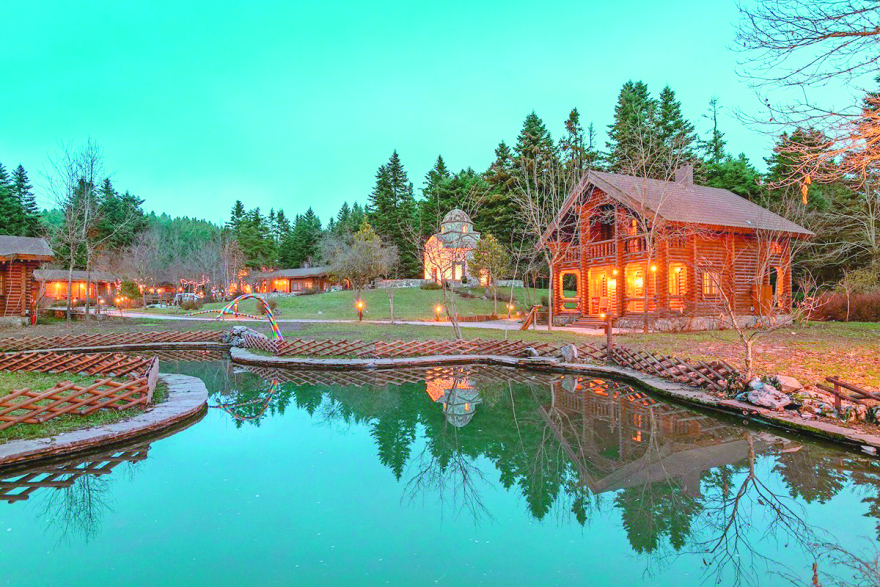 Μαρίνος Παράβαλος: Από το «chateau» της Μυκόνου στον «Παράδεισο» του Μαίναλου