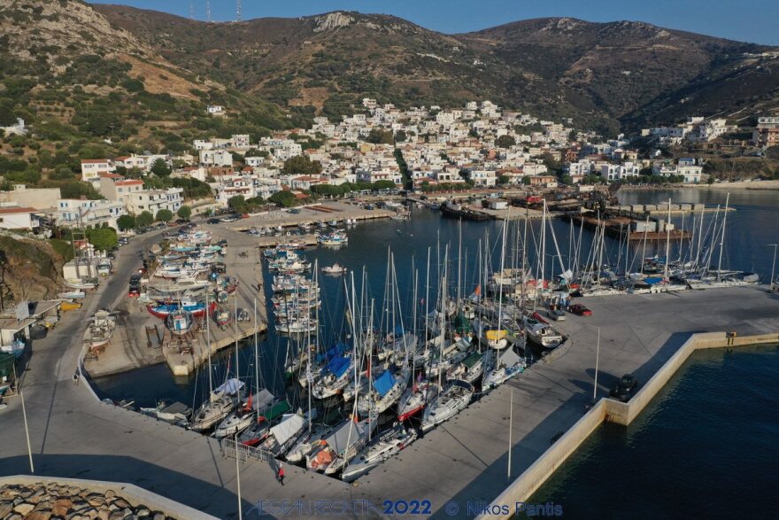 «Aegean Regatta 2022»: 56 σκάφη έβαλαν πλώρη από την Ικαρία για Φούρνους και Αγαθονήσι