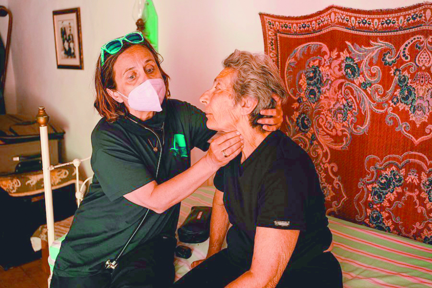 Οι Έλληνες «Ρομπέν των νησιών»: Οι γιατροί που δίνουν το παράδειγμα για το τι σημαίνει εθελοντισμός