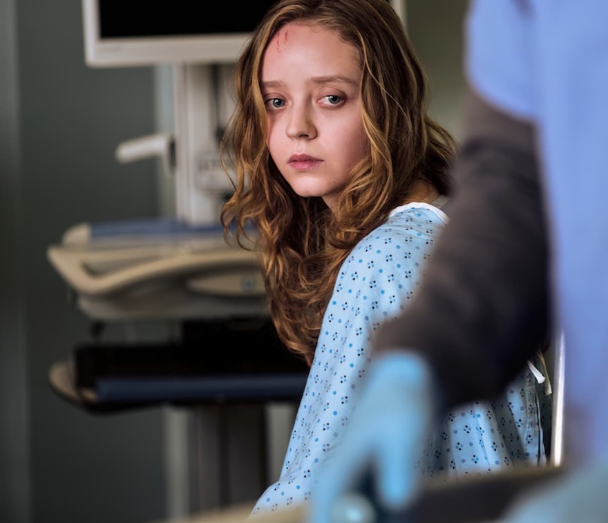 Devil in Ohio: To Netflix κυκλοφόρησε το τρέιλερ της πολυαναμενόμενης σειράς