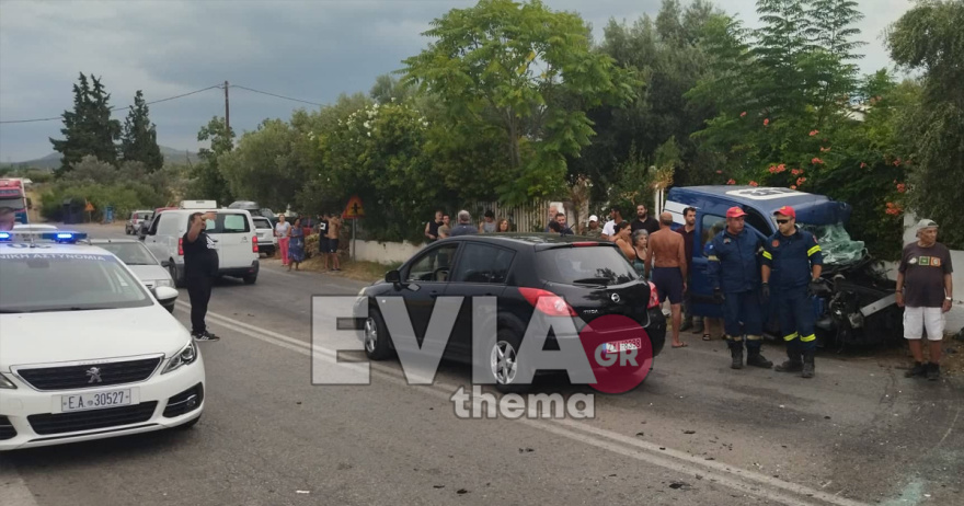 Σοβαρό τροχαίο στην Ερέτρια - Συγκρούστηκαν μετωπικά φορτηγό με βανάκι, τραυματίστηκε ένα άτομο