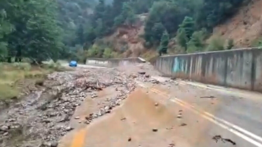 Ισχυρές καταιγίδες έπληξαν την Αττική - 40 χιλιοστά βροχής σε μόλις μία ώρα και πάνω από 2.500 κεραυνοί