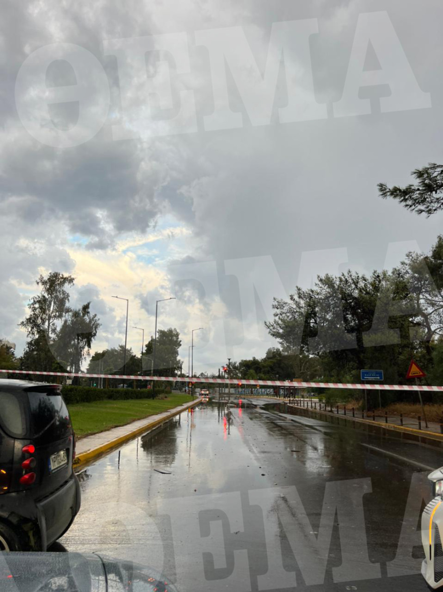 Ισχυρές καταιγίδες έπληξαν την Αττική - 40 χιλιοστά βροχής σε μόλις μία ώρα και πάνω από 2.500 κεραυνοί