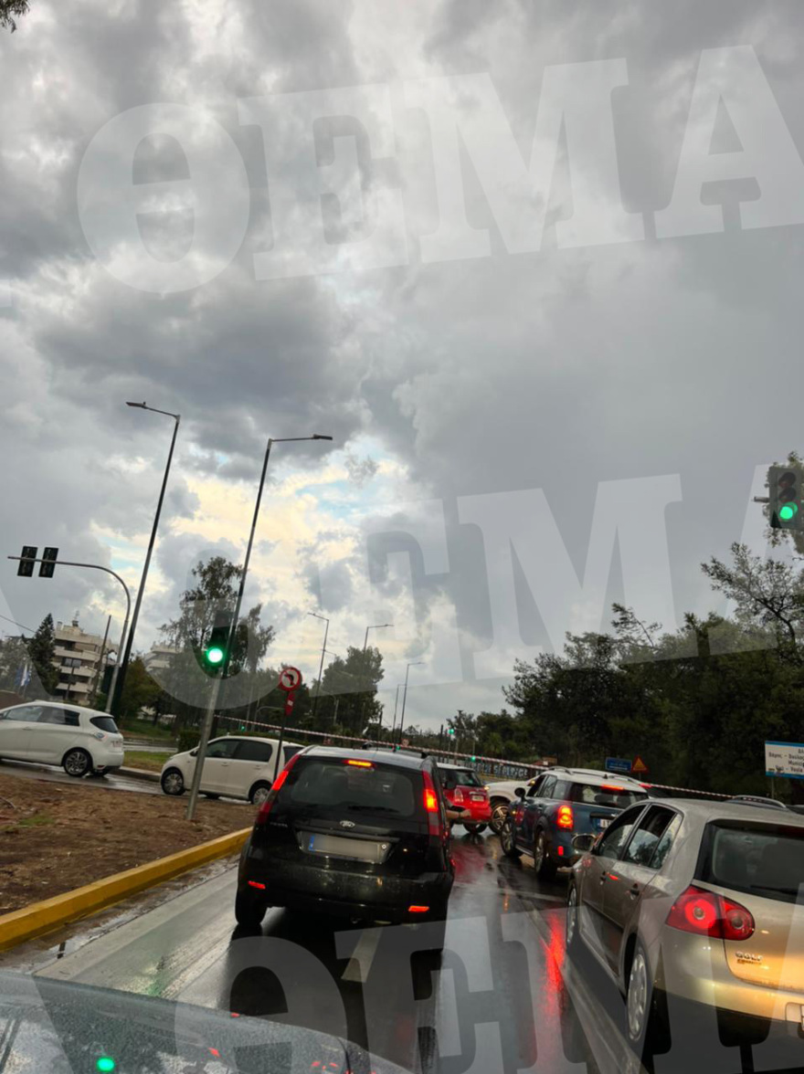 Ισχυρές καταιγίδες έπληξαν την Αττική - 40 χιλιοστά βροχής σε μόλις μία ώρα και πάνω από 2.500 κεραυνοί