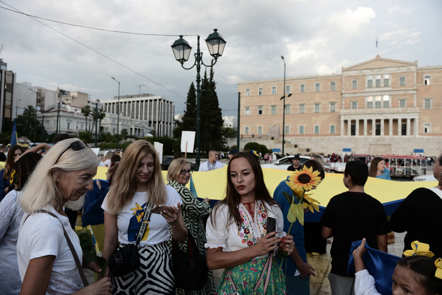 Μεγάλη εκδήλωση για την ανεξαρτησία της Ουκρανίας στο Σύνταγμα - Δείτε εικόνες