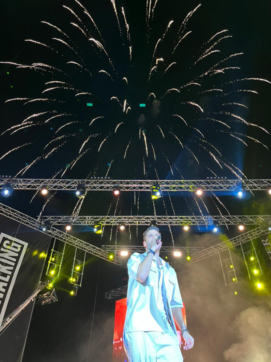 Κωνσταντίνος Αργυρός: Συναυλία με πάνω από 25.000 θεατές 