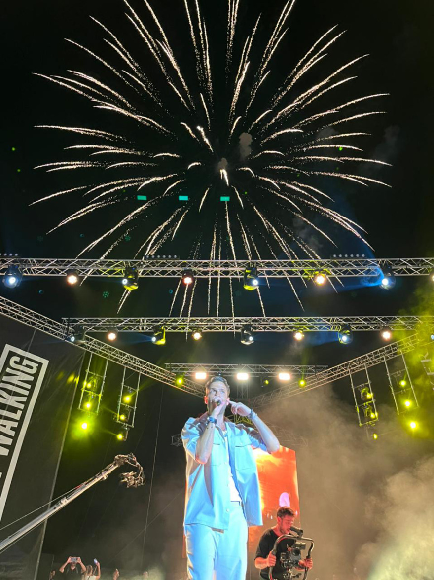 Κωνσταντίνος Αργυρός: Συναυλία με πάνω από 25.000 θεατές 