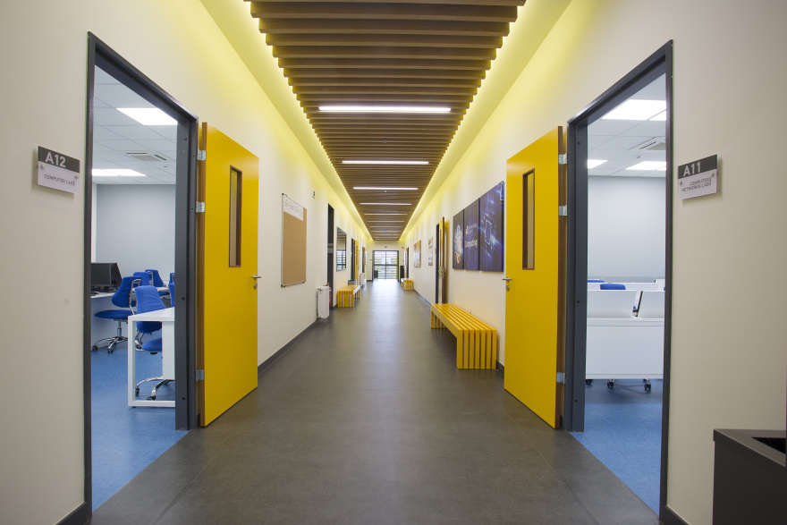  Πανεπιστημιακές Σπουδές στο πιο σύγχρονο εκπαιδευτικό περιβάλλον