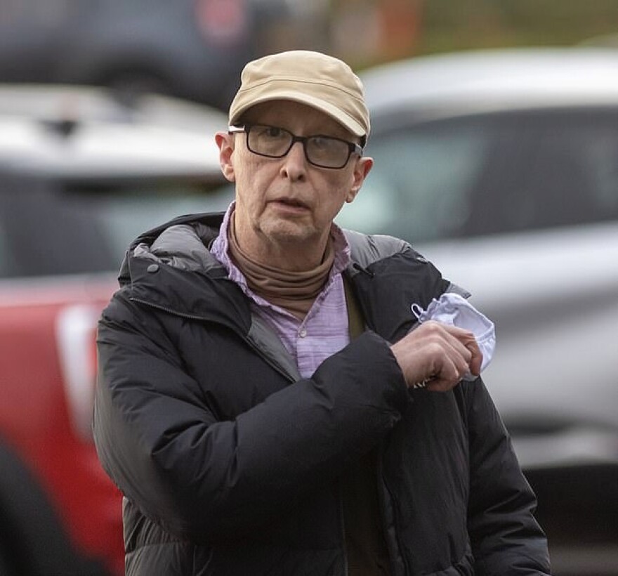 «My Old School», η ιστορία ενός νεαρού-ιδιοφυΐα και η απάτη που σκαρφίστηκε για να γίνει γιατρός 