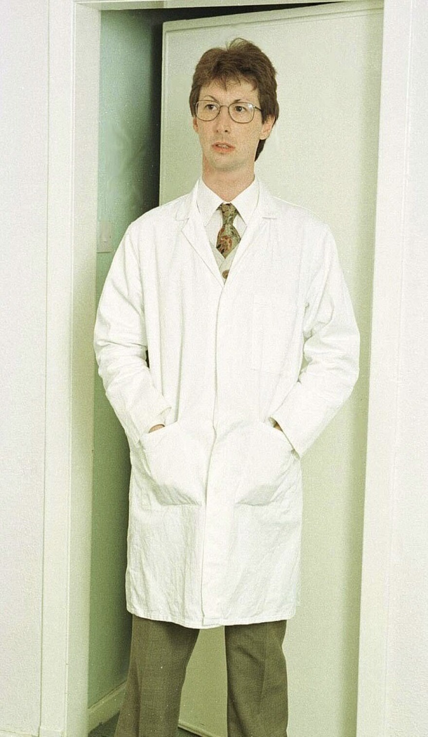 «My Old School», η ιστορία ενός νεαρού-ιδιοφυΐα και η απάτη που σκαρφίστηκε για να γίνει γιατρός 