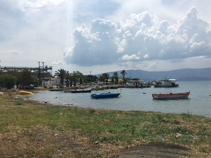 H 6xρονη πνίγηκε «εγκλωβισμένη» κάτω από τη βάρκα - Η περιγραφή του ψαροντουφεκά 