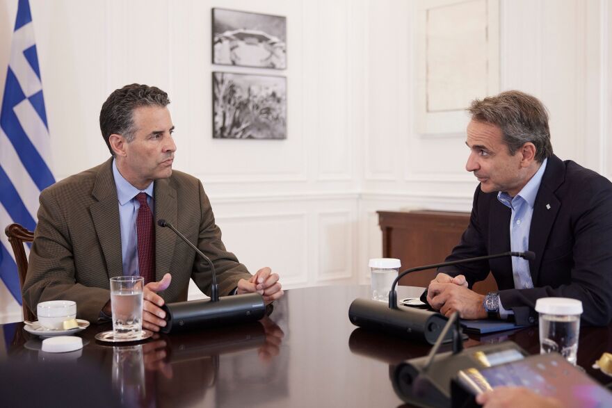Μητσοτάκης: Συναντήθηκε με τον Τζον Σαρμπάνης - «Σε ιστορικά υψηλό επίπεδο οι σχέσεις Ελλάδας - ΗΠΑ»