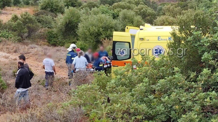 Κρήτη: Σοβαρό τροχαίο στα Χανιά - Αναποδογύρισε το αυτοκίνητο 75χρονης