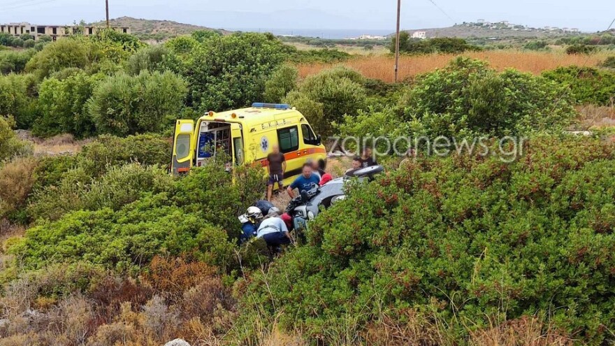 Κρήτη: Σοβαρό τροχαίο στα Χανιά - Αναποδογύρισε το αυτοκίνητο 75χρονης