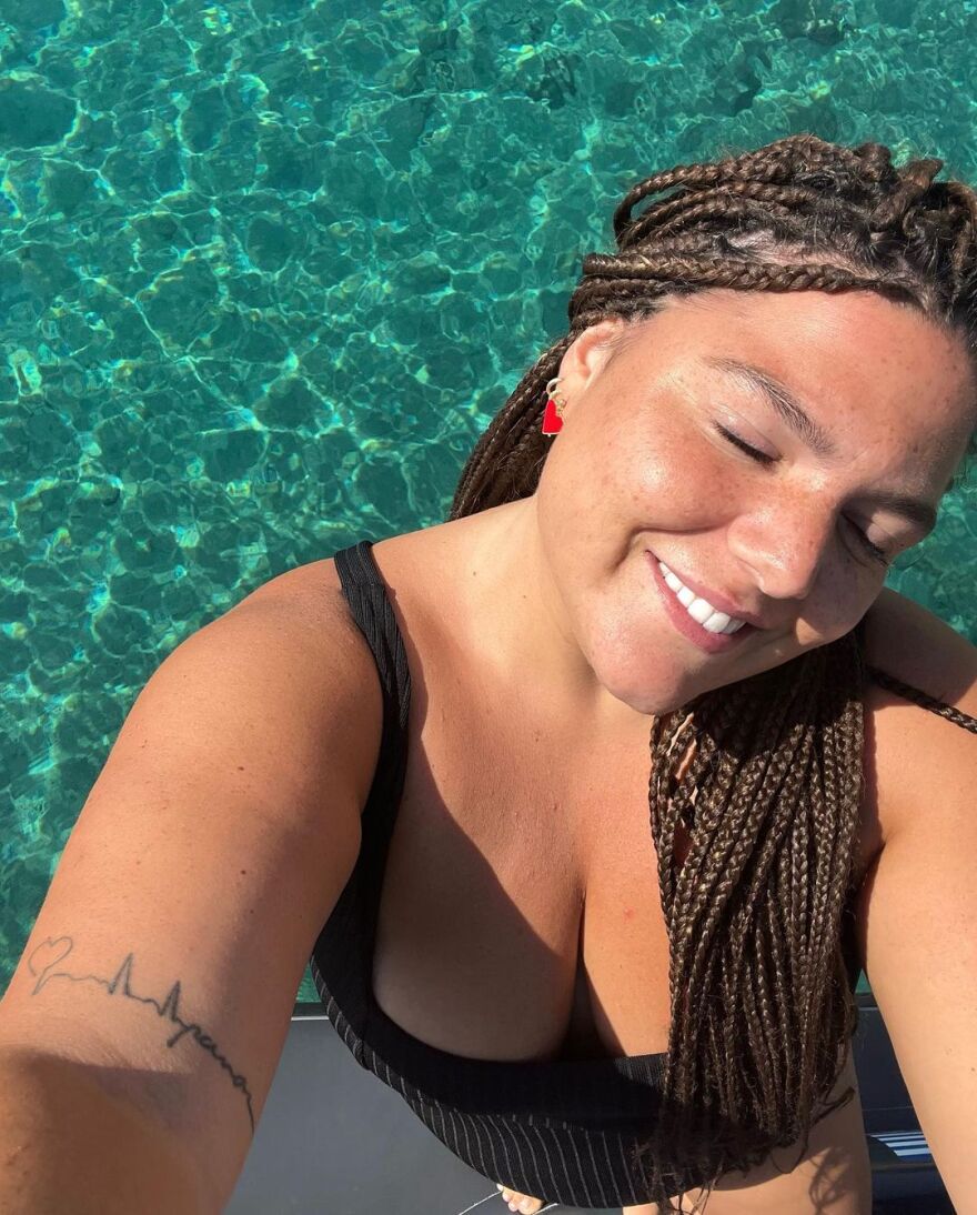 Δανάη Μπάρκα: Επέστρεψε στην καθημερινότητά της και αναπολεί τις καλοκαιρινές διακοπές