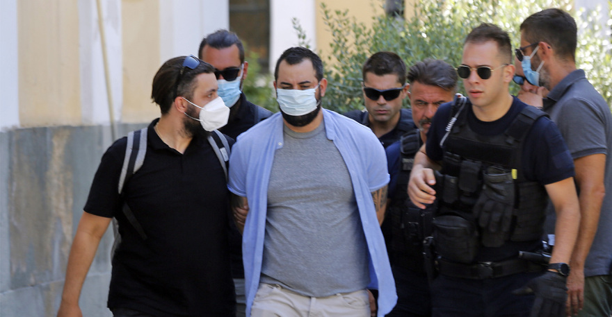 «Δεν ήξερα για τα ραντεβού με άντρες» λέει η σύζυγος του Βασίλη Γοργολίτσα που εισέβαλε στο Εφετείο