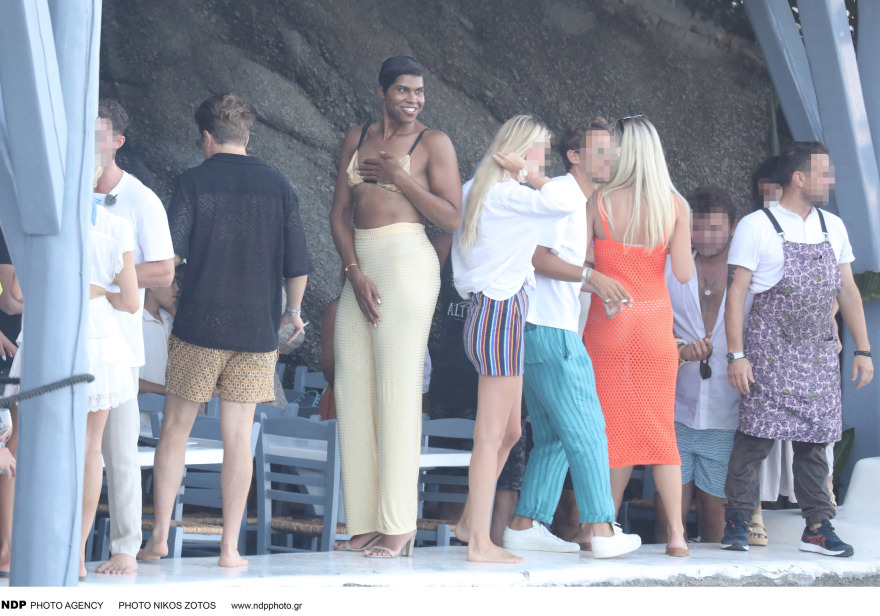 Μάτζικ Τζόνσον: Νέες φωτογραφίες από την εμφάνιση του γιου του στη Μύκονο