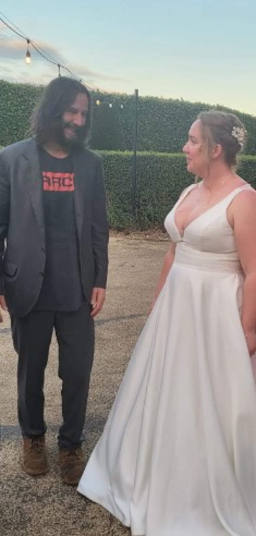 Κιάνου Ριβς: Εμφάνιση - έκπληξη σε γάμο Βρετανών 