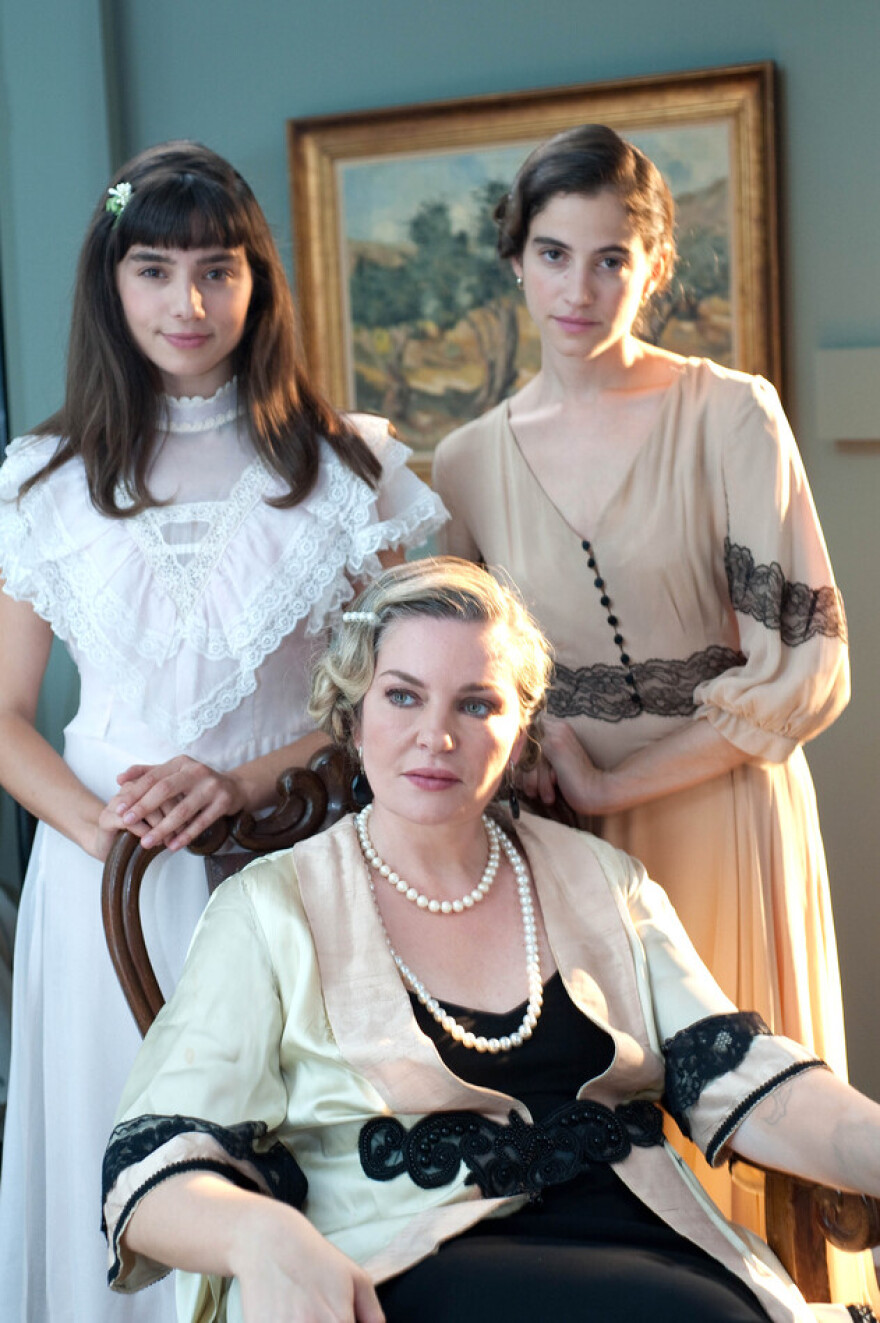 Το βραχιόλι της φωτιάς: Στα γυρίσματα της νέας συναρπαστικής σειράς της ΕΡΤ