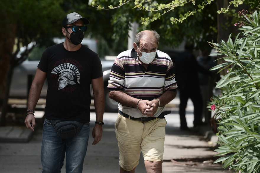 Αλεποχώρι: Πυροβόλησε ευθεία προς τα παιδιά ο 70χρονος - «Περίεργος τύπος» λένε οι γείτονες