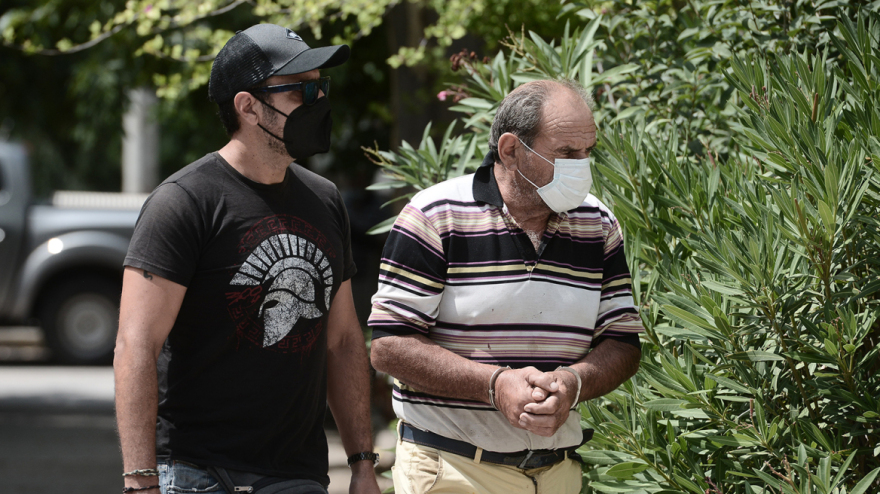 Αλεποχώρι: Πυροβόλησε ευθεία προς τα παιδιά ο 70χρονος - «Περίεργος τύπος» λένε οι γείτονες