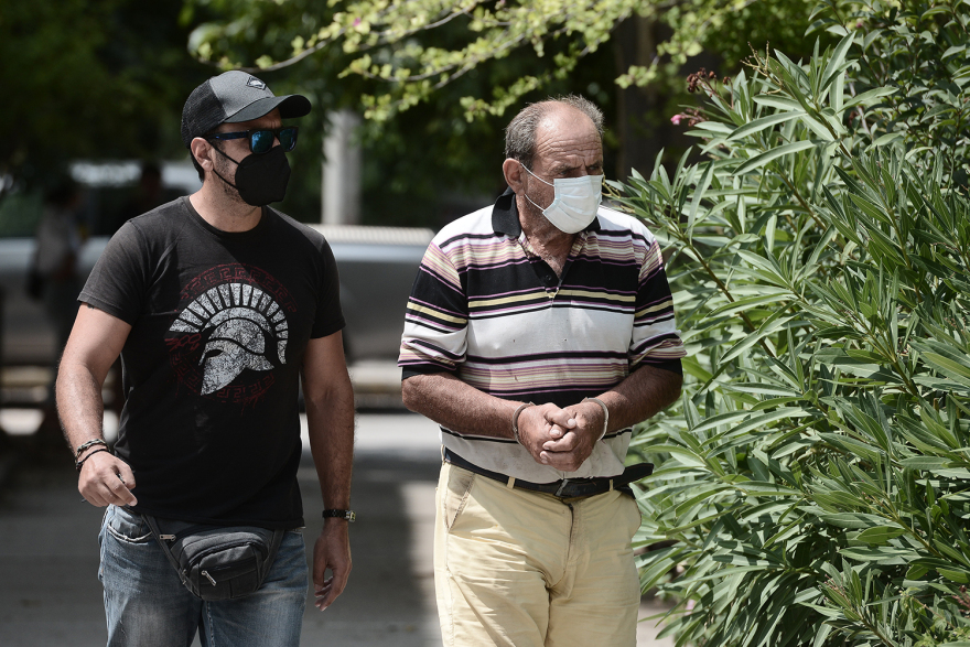 Αλεποχώρι: Πυροβόλησε ευθεία προς τα παιδιά ο 70χρονος - «Περίεργος τύπος» λένε οι γείτονες