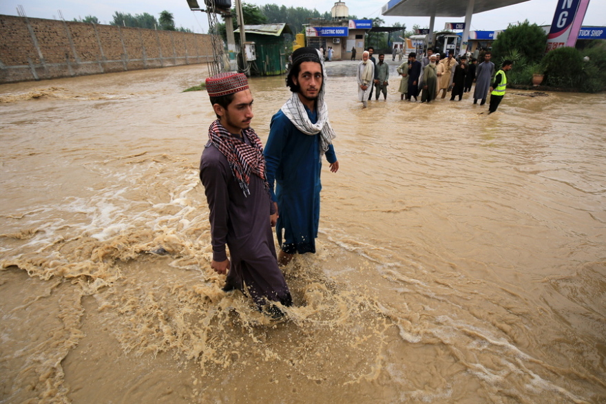 Η τρομακτική στιγμή που ξενοδοχείο παρασύρεται από πλημμύρες-χειμάρρους στο Πακιστάν - Δείτε βίντεο