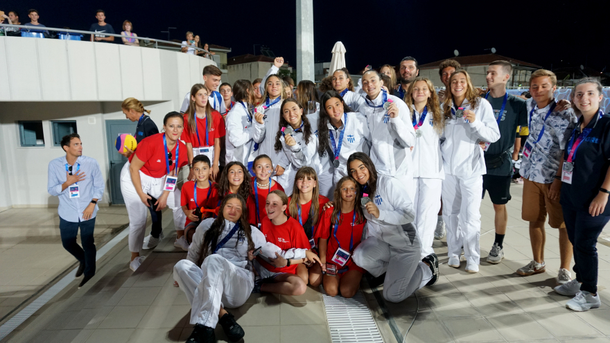 Παγκόσμιο πρωτάθλημα πόλο κορασίδων, Ελλάδα - Ουγγαρία 6-10 : Ασημένιες γοργόνες 