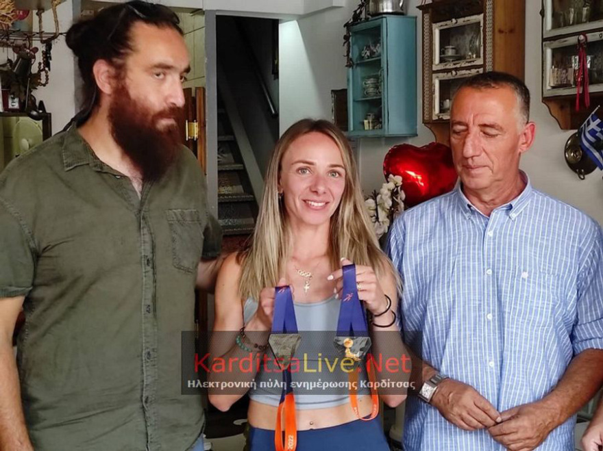  Αντιγόνη Ντρισμπιώτη: Επέστρεψε στο τσιπουράδικο -  Θερμή υποδοχή στην Καρδίτσα