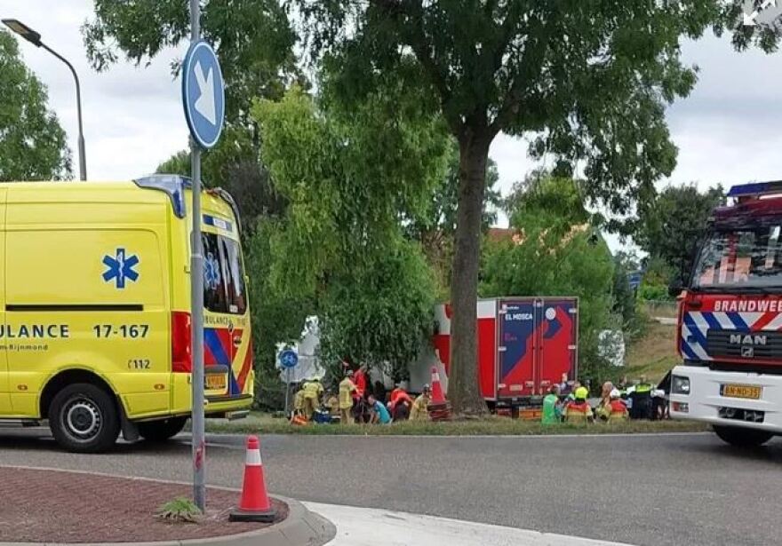 Φορτηγό έπεσε σε πλήθος στην Ολλανδία - Τουλάχιστον τρεις νεκροί