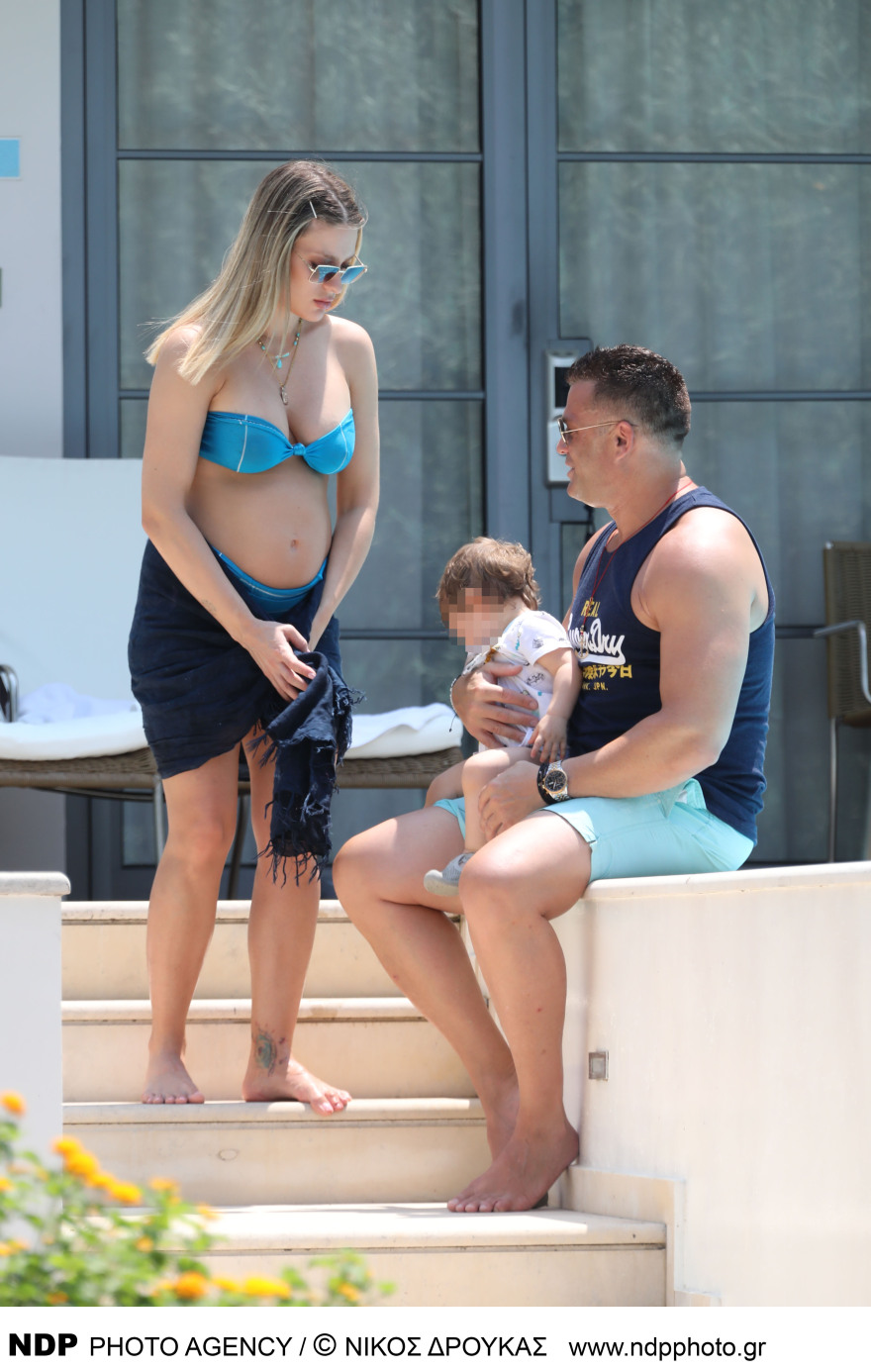 Κώστας Σόμμερ και Βαλεντίνη Παπαδάκη: Το ζευγάρι βρίσκεται μαζί με τον γιo τους στη Ρόδο 