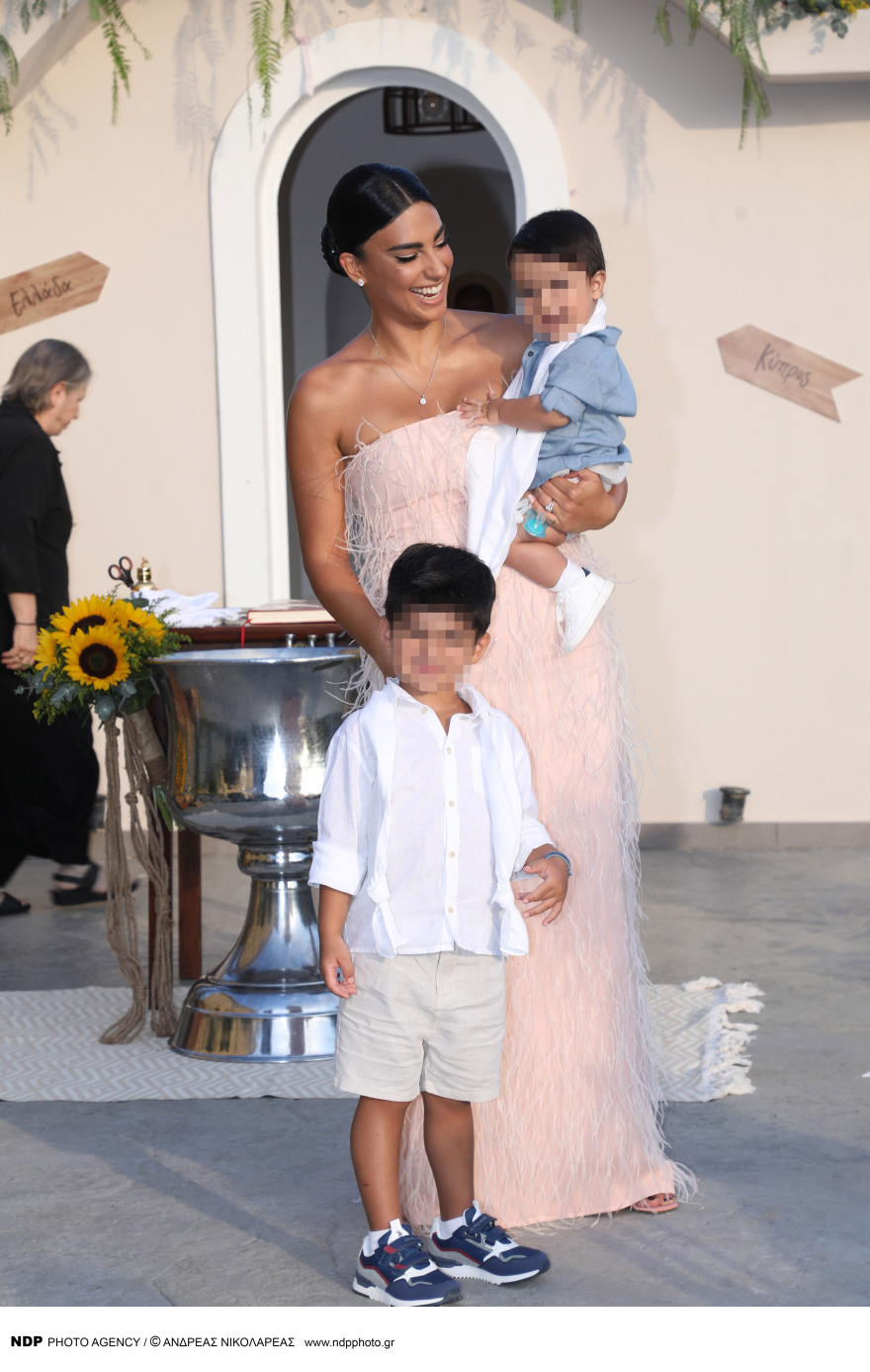 Γιώργος Παπαδόπουλος: Ο τραγουδιστής βάφτισε τον γιο του 