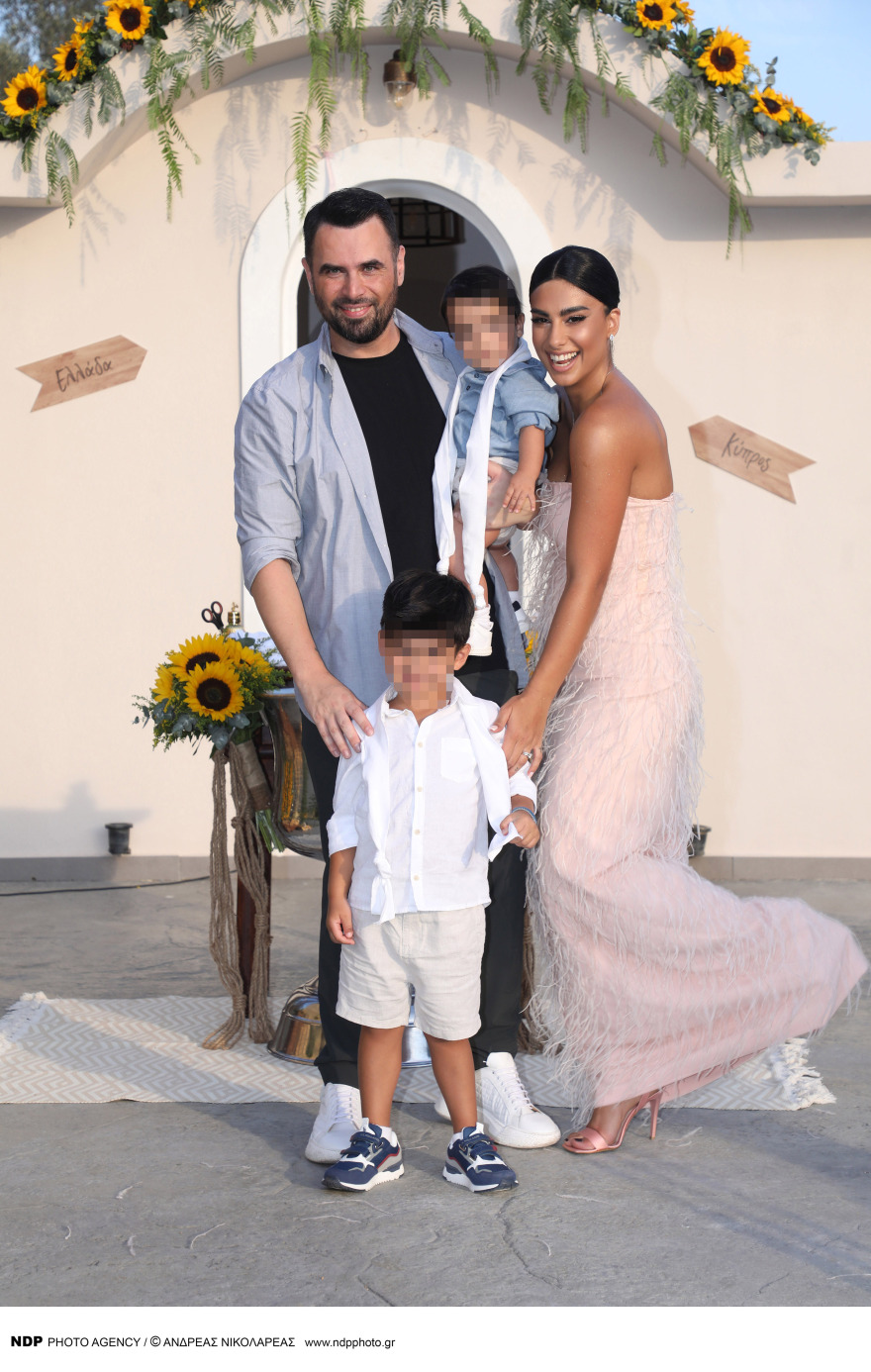 Γιώργος Παπαδόπουλος: Ο τραγουδιστής βάφτισε τον γιο του 