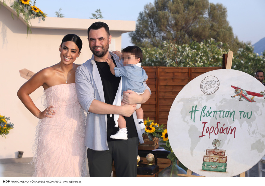 Γιώργος Παπαδόπουλος: Ο τραγουδιστής βάφτισε τον γιο του 