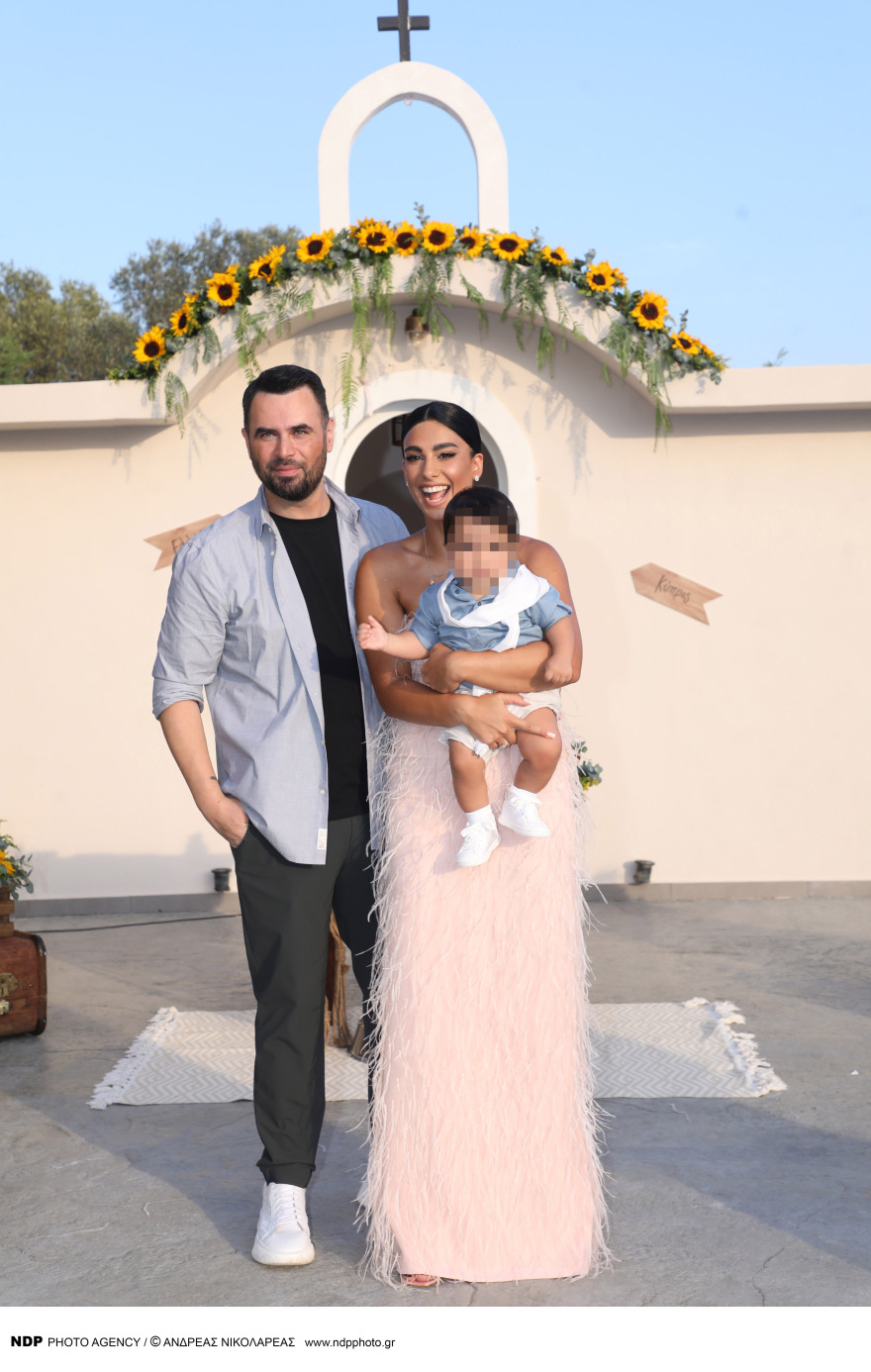 Γιώργος Παπαδόπουλος: Ο τραγουδιστής βάφτισε τον γιο του 